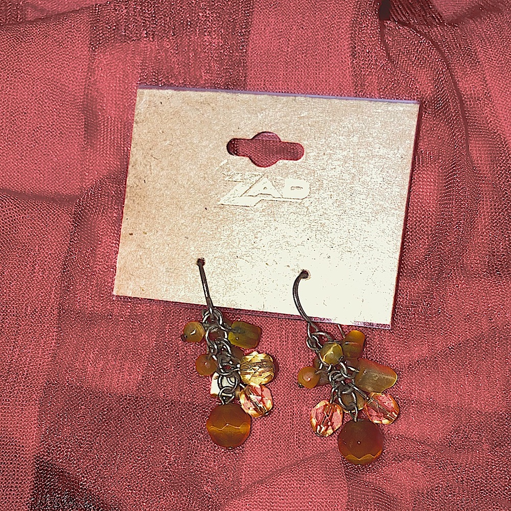 Carmel colored dangly earrings